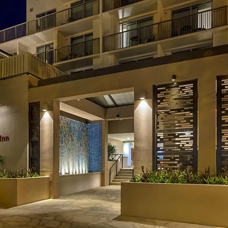 Hilton Garden Inn Waikiki Beach-3