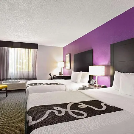 La Quinta By Wyndham Miami Lakes-3
