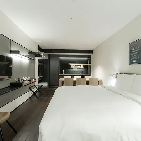 Glad Yeouido-2