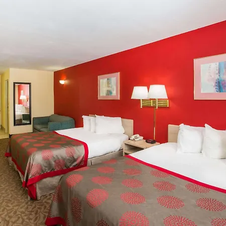 Ramada By Wyndham Sioux Falls-3