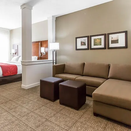 Comfort Suites West Omaha-3