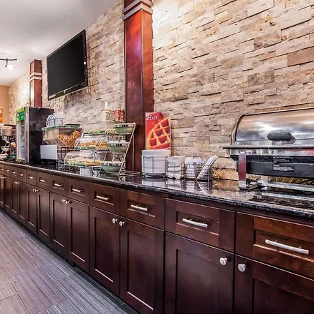 Quality Inn & Suites Des Moines Airport-3