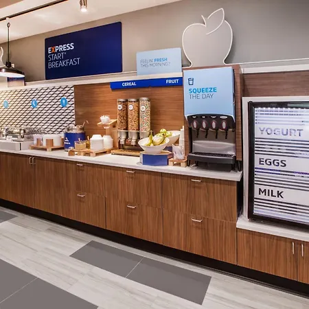 Holiday Inn Express Hotel & Suites Louisville East By Ihg-2