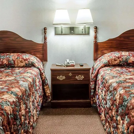 Econo Lodge Frackville-2