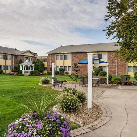 Clarion Hotel Seekonk - Providence-3