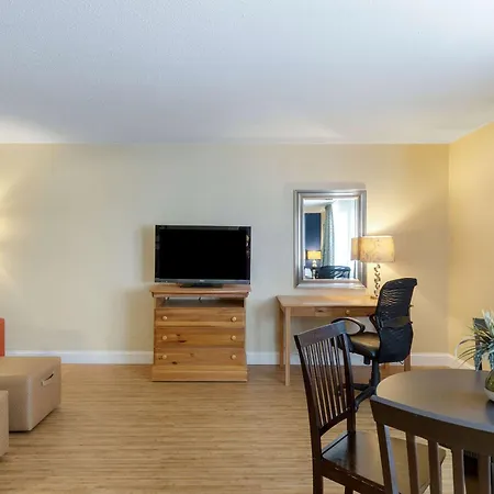 Clarion Hotel Seekonk - Providence-2