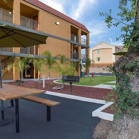 Quality Inn Redding Near I-5-2
