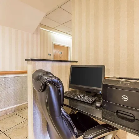 Comfort Suites Summit County-3