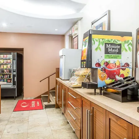 Econo Lodge-2