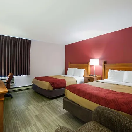 Econo Lodge Inn & Suites Escanaba North-3