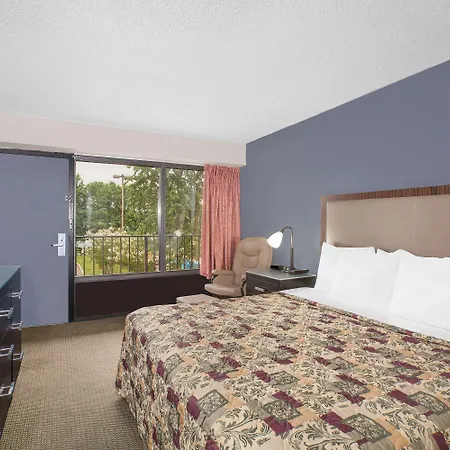 Days Inn By Wyndham Benton-2