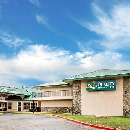 Quality Inn & Suites Minden-2