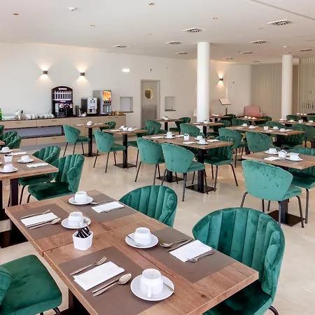 Oporto Airport & Business Hotel-3