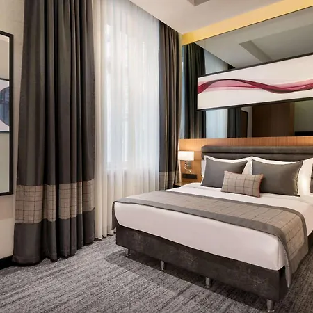 Ramada By Wyndham Budapest City Center-3
