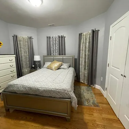Brand New Luxury Rooms Near Downtown Boston-2