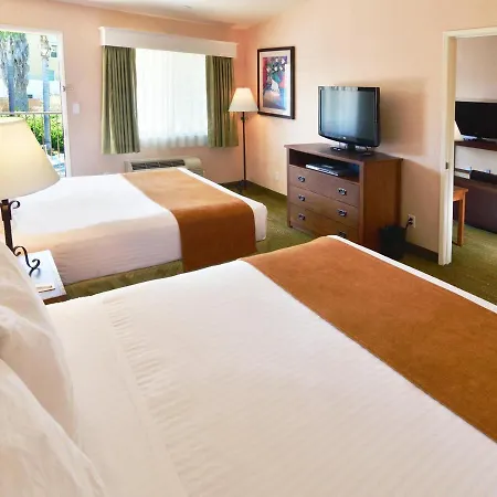 Lamplighter Inn & Suites At Sdsu-3
