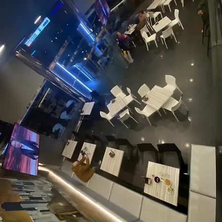 Hotel Hollywood-3
