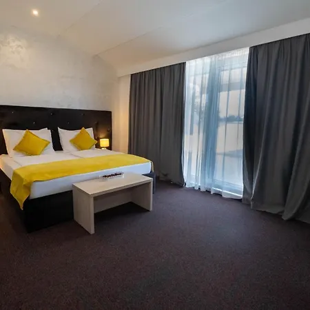 Hotel Bor-2