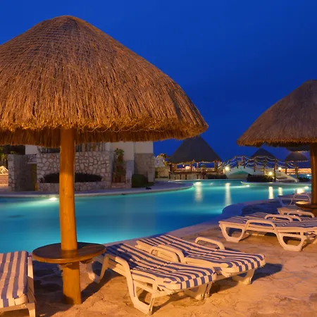 Grand Park Royal Cancun (Adults Only)-3