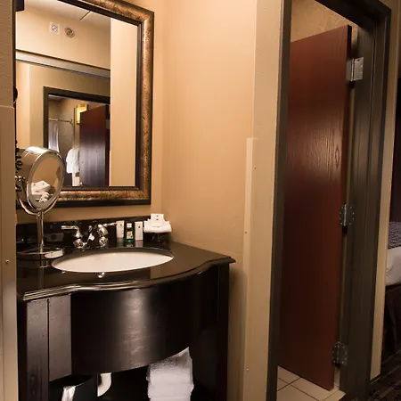 Crowne Plaza Milwaukee Airport By Ihg-3