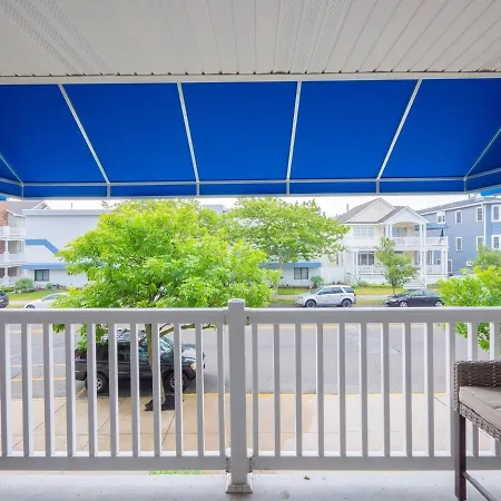 Wesley Paradise ☆Chic 1Bd + Private Balcony & Pool-3