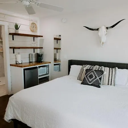 Downtown Studio 3 At Beer Ranch Project Inn-2