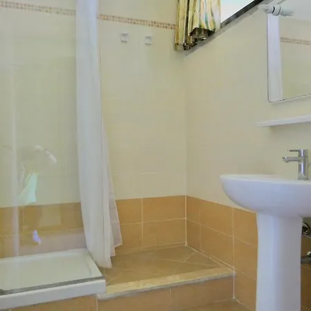 Isa-Studio 3 Beds In Residence With Swimming-Pool Bed And Bath Linen Included-3