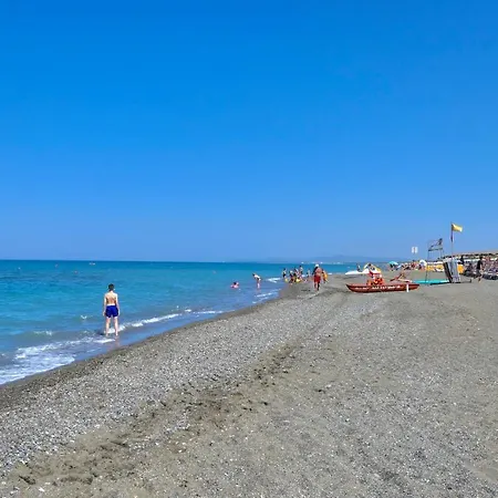Isa-Apartment 4 Beds With Private Outdoor Space In Residence With Swimming-Pool In Marina Di Bibbona, Only 300 Meters From The Sea-3
