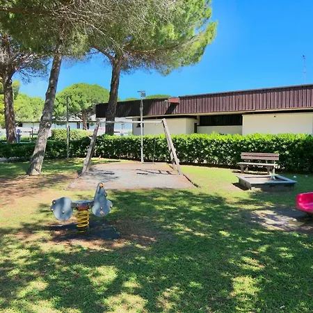 Isa-Apartment 3 Beds In Residence With Swimming-Pool Bed And Bath Linen Included-3