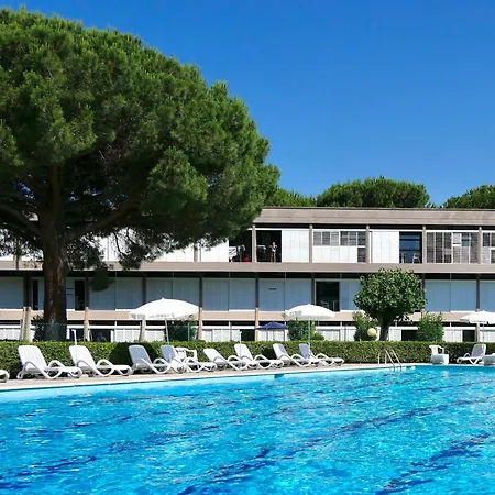 Apartment 4 Beds With Private Outdoor Area In Residence With Swimming-Pool In Marina Di Bibbona, Only 300 Meters From The Beach-3