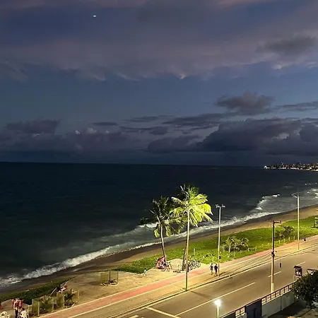 Flat em Hotel de Luxo beira mar da grife Ritz suítes com vista ampla para todo o mar da cruz das almas, jatiúca e ponta verde, com toda estrutura de um hotel lindo e arrojado, academia, piscina e muito mais, venha viver essa experiência incrível!-2