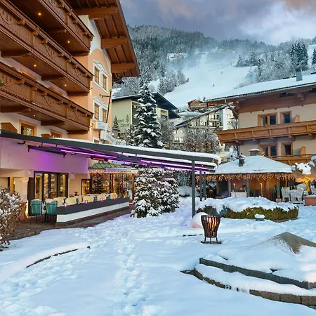 Alpines Lifestyle Hotel Tannenhof-3