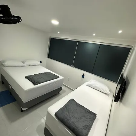 Quarto privativo com banheiro compartilhado em Pousada recém construída,a 500mts do pátio do forró-2