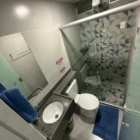 Quarto privativo com banheiro compartilhado em Pousada recém construída,a 500mts do pátio do forró-3