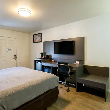 Econo Lodge Inn & Suites Heavenly Village Area-2