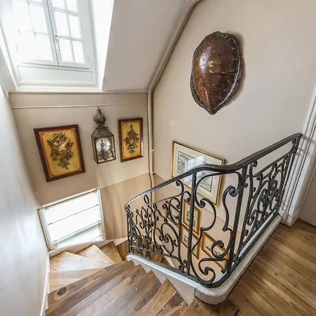Room In Guest Room - This 10Th Century Home Sits In An Exceptional Setting In The Center Of Orleans-3