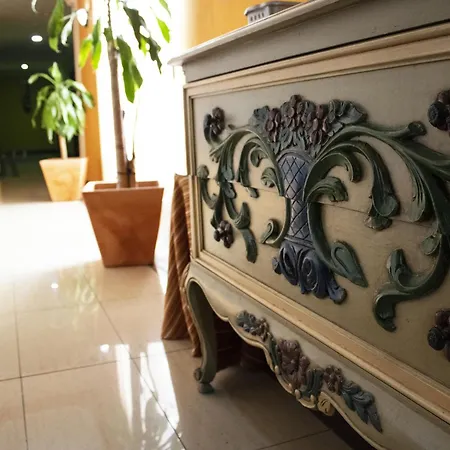Hostal Valdepeñas by Bossh Hotels-3