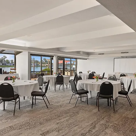 Executive Inn & Suites Oakland-2