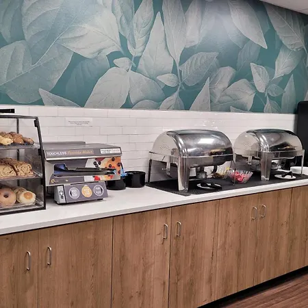 Everspring Inn And Suites-3