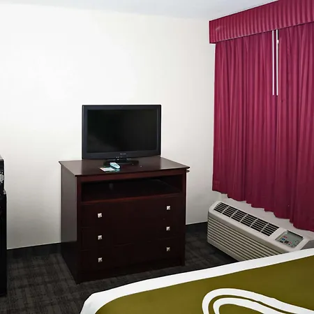 Quality Inn Seymour I-65-2