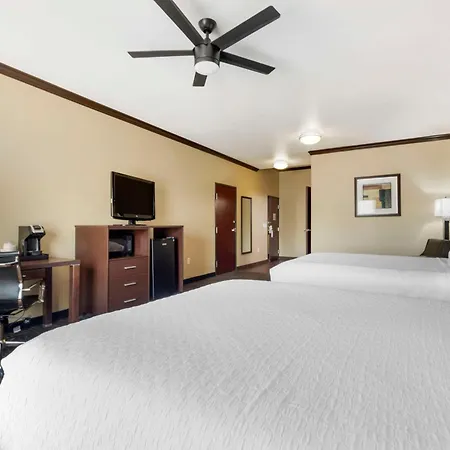 Best Western Plus Classic Inn And Suites-3