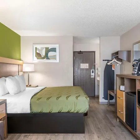 Quality Inn & Suites Delaware South-2