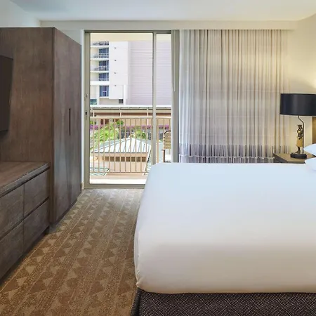 Embassy Suites By Hilton Waikiki Beach Walk-3