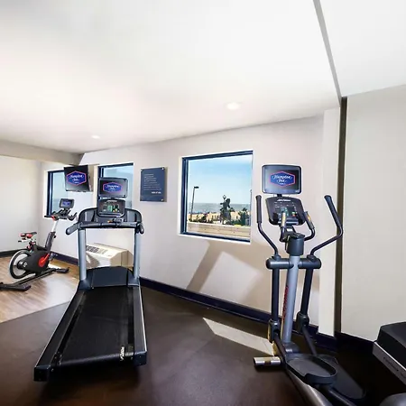 Hampton Inn Virginia Beach Oceanfront North-3