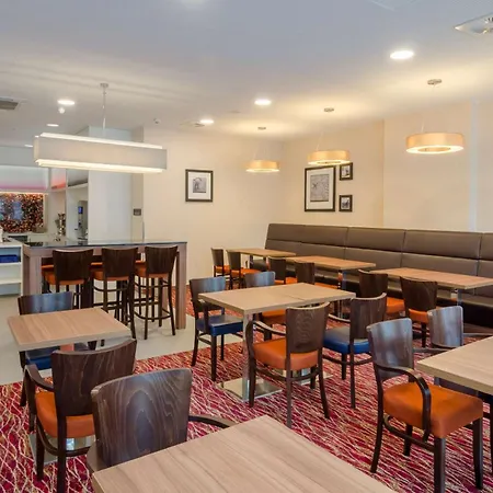 Hampton By Hilton Frankfurt City Centre-2