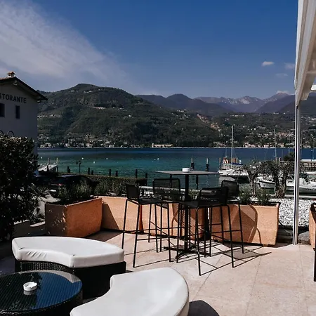 Bella Hotel&Restaurant with private dock for mooring boats-3