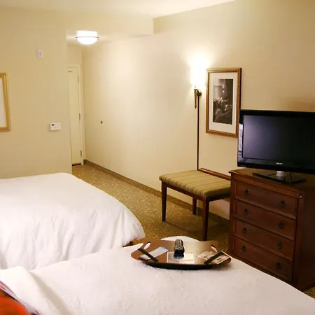 Hampton Inn & Suites Lodi-3