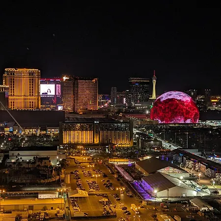 Penthouse Suite With Strip View At The Signature At Mgm Grand-2