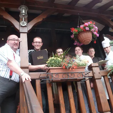 Hotel Restaurant Les Pins logis-2