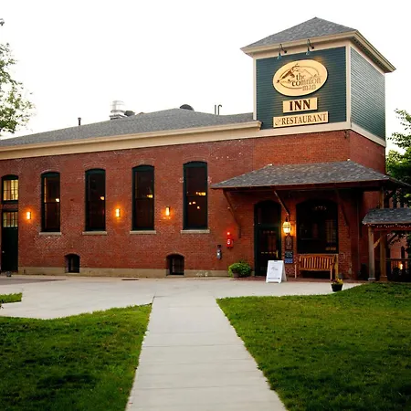 The Common Man Inn & Restaurant-2